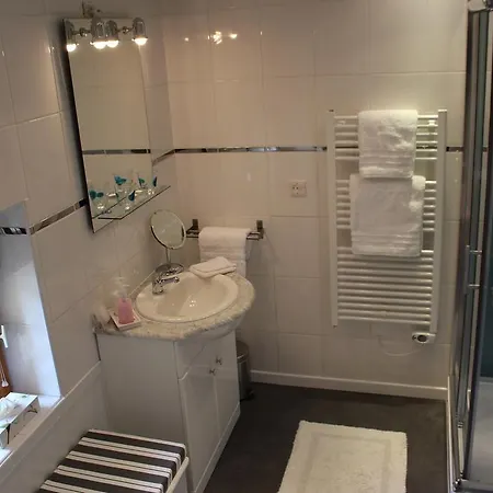 Les Hirondelles Bed & Breakfast Chalais (Charente)